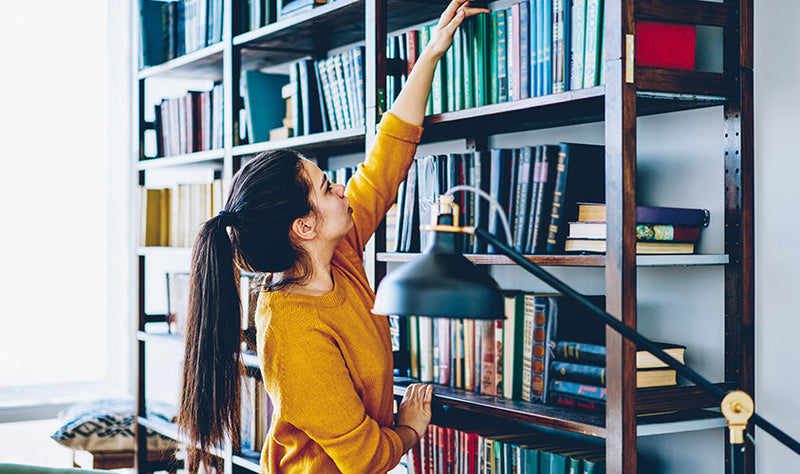 Creative Ways to Organise Your Bookshelf