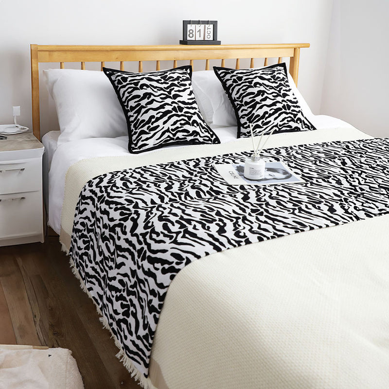 Queen Bed Scarf Runner Set of 3 Black Polyester 70x210cm With 2 Cushions