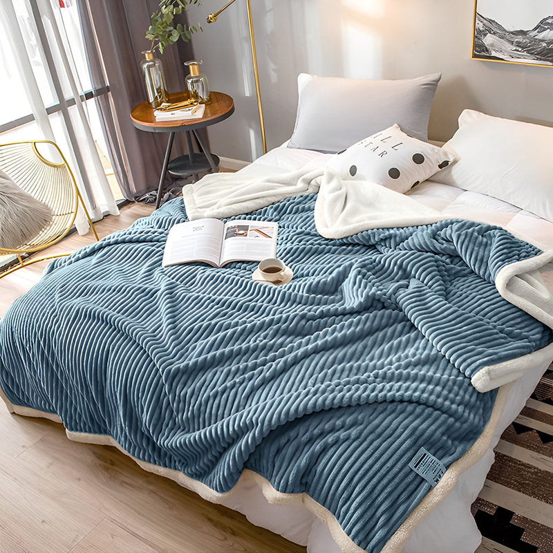 Blue Double Sided Thick Flannel Polyester Throw Blanket 200x220cm 2cm