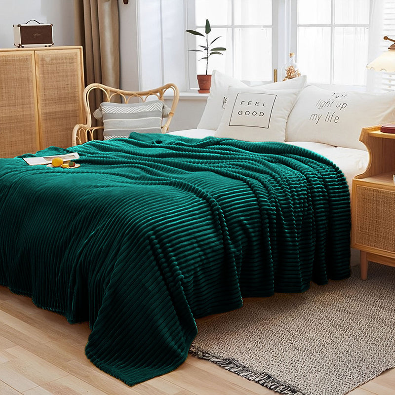 Dark Green Thin Flannel Blanket Cozy Lightweight 200x230cm Warm Bed Sofa Cover
