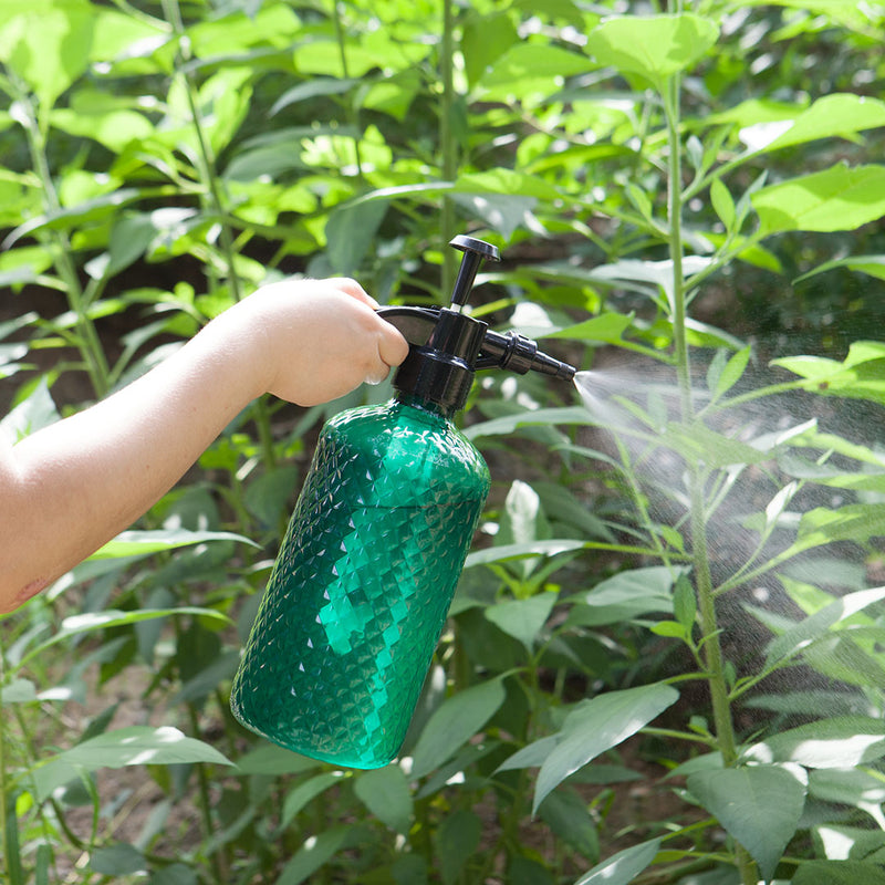 2 Liter Mist Spray Bottle Adjustable Nozzle Ergonomic Handle Green Plastic