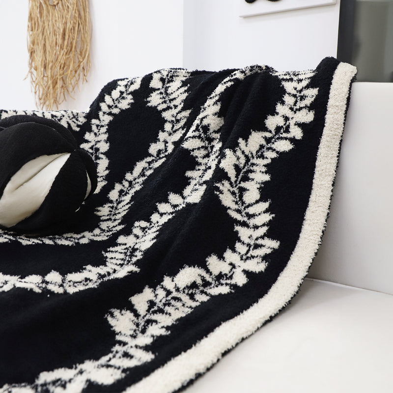 Retro Vine Pattern Throw Blanket 130x170cm Black White Soft Cozy Polyester
