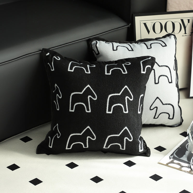 2X Throw Pillow Teddy Fleece 45X45X14 Cm Square Pony Design Black Polyester