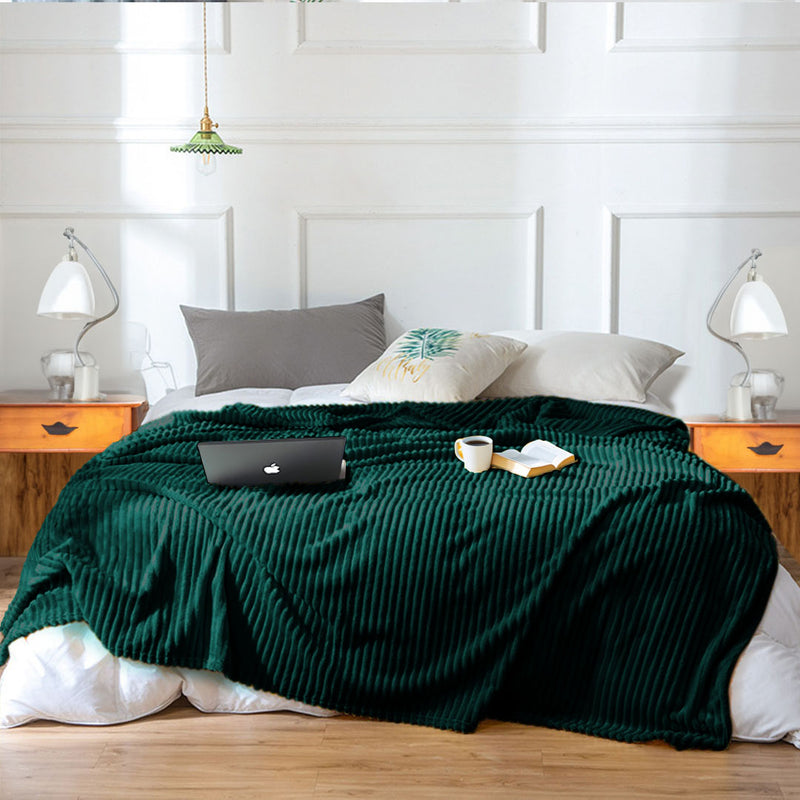 Dark Green Thin Flannel Blanket Cozy Lightweight 200x230cm Warm Bed Sofa Cover