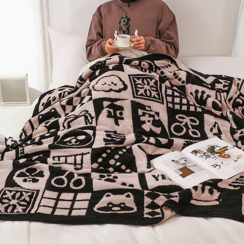 Plush Polyester Throw Blanket 130x160cm Limited Edition New Year Black And White