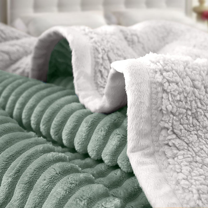 Light Green Throw Blanket Double Sided Thick Flannel Cozy Fleece 200x220cm