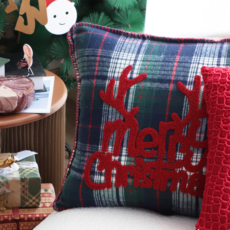 2X Plush Polyester Throw Pillow 45x45cm Christmas Plaid Antler Design Multicolor