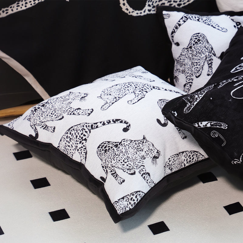 2X 45cm Throw Pillow Fleece Leopard Design White Black Decorative Cushion
