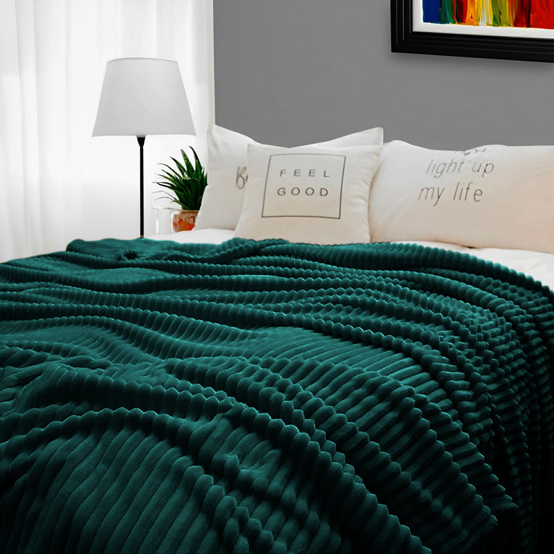 Dark Green Thin Flannel Blanket Cozy Lightweight 200x230cm Warm Bed Sofa Cover