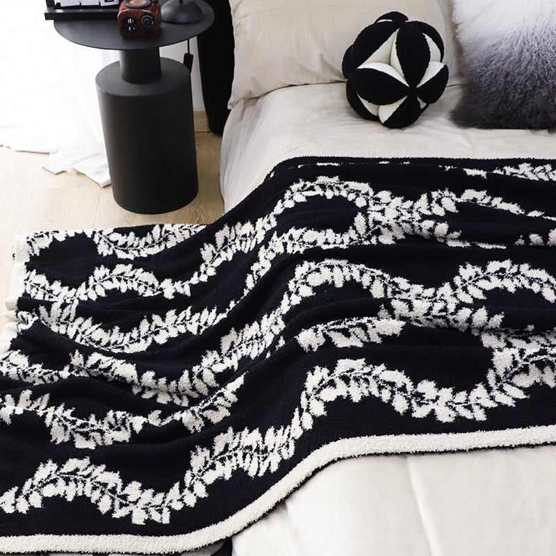 Retro Vine Pattern Throw Blanket 130x170cm Black White Soft Cozy Polyester