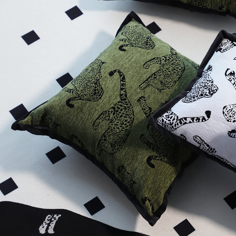 Green Leopard Throw Pillow Polyester Square 40cmx45cm Retro Accent