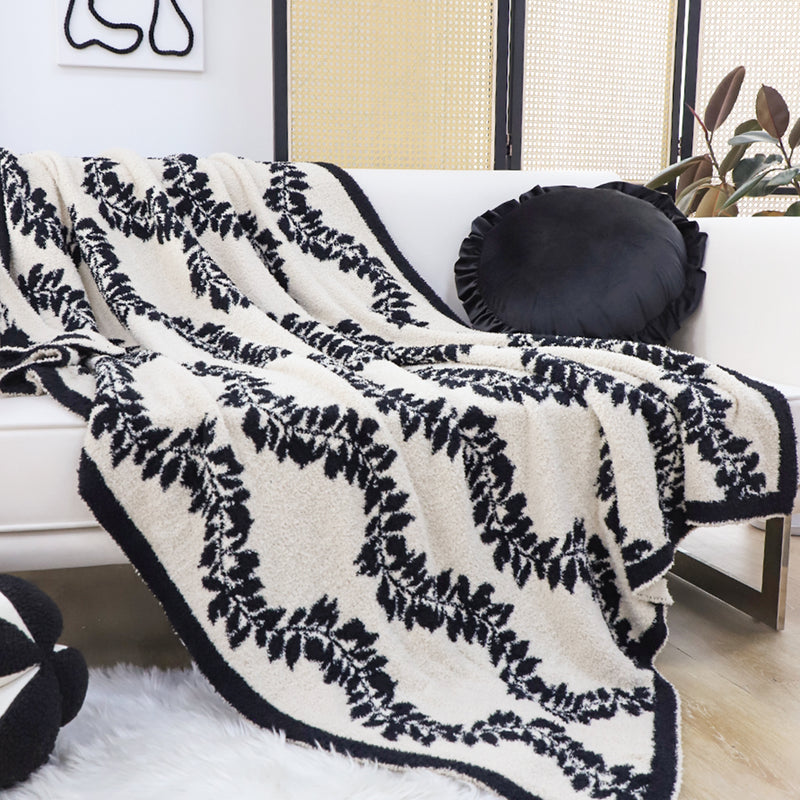 Retro Vine Pattern Throw Blanket 130x170cm Black White Soft Cozy Polyester