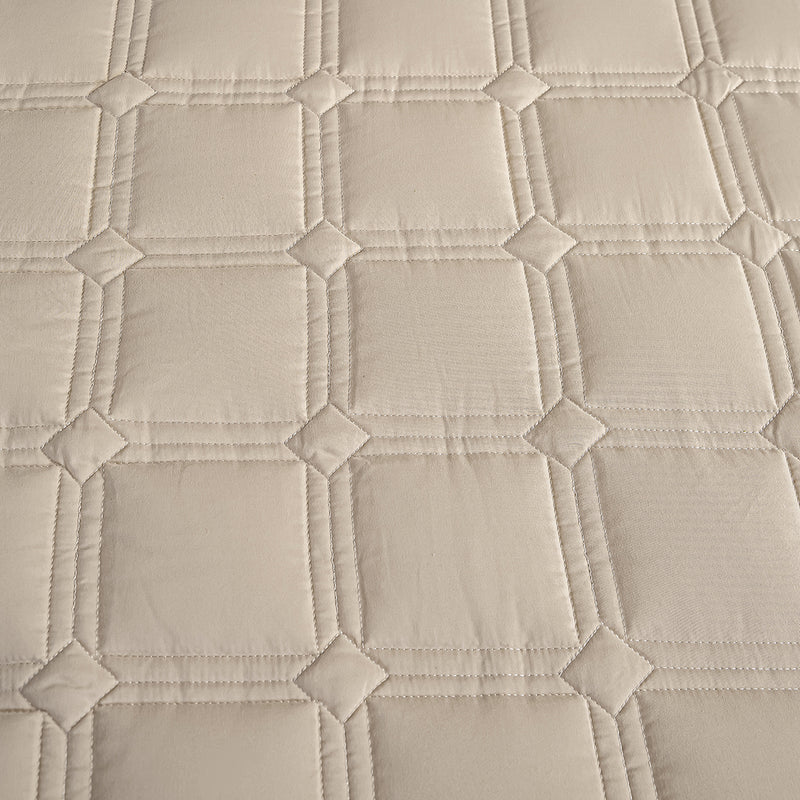 2X Beige Polyester Quilted Stretch Mattress Cover 203x183x40cm 4 Pillow Covers