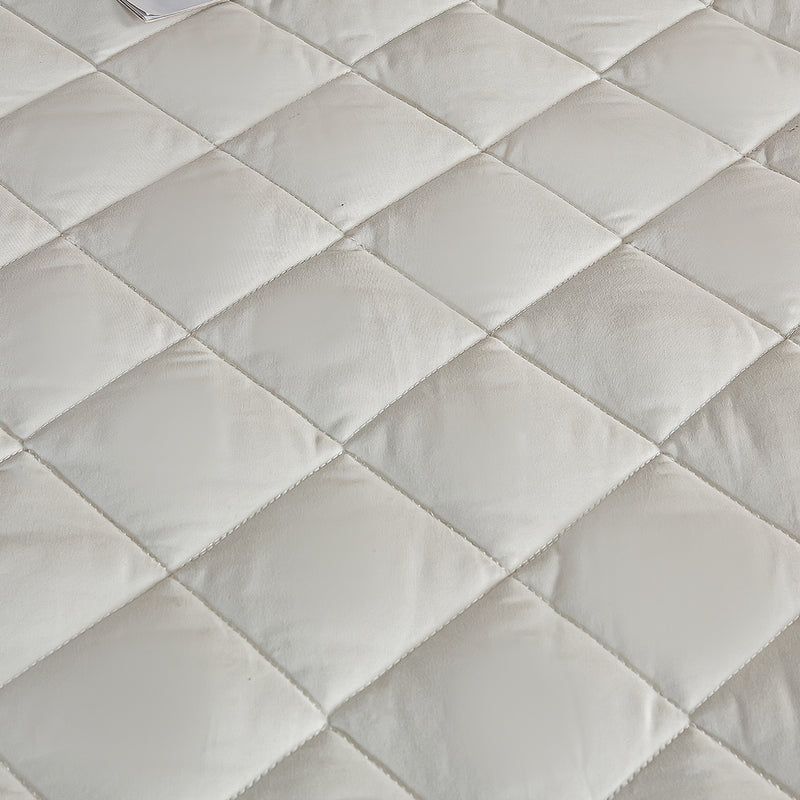 White Quilted Polyester Mattress Cover 203cm Stretchable with 2 Pillow Cases