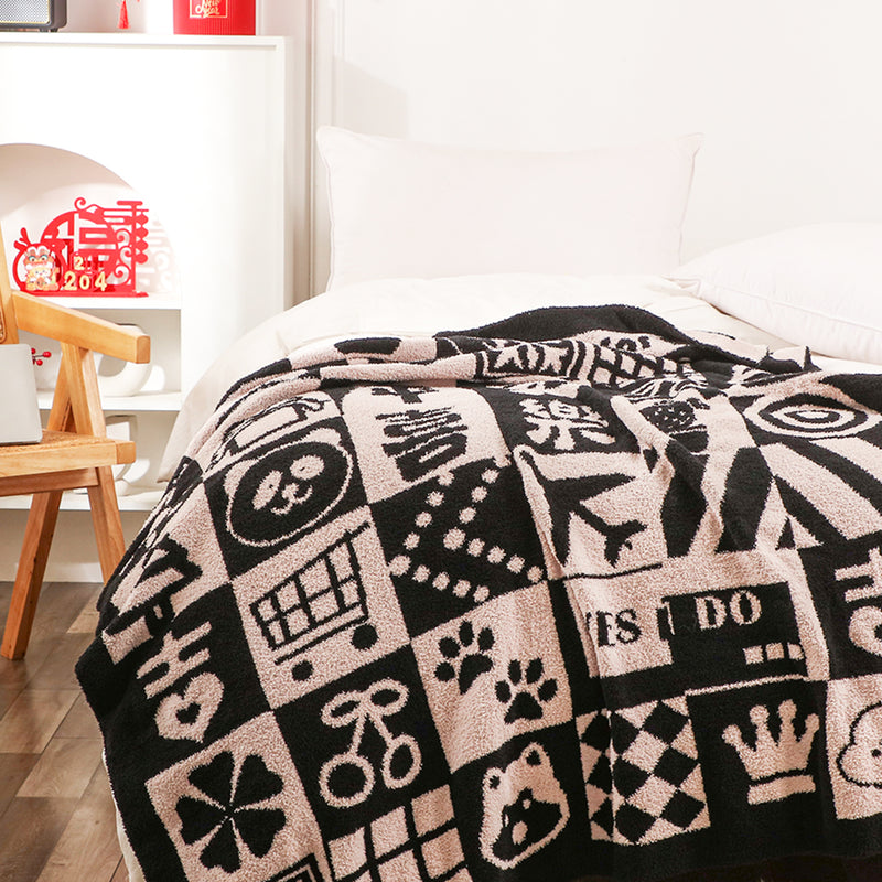 Plush Polyester Throw Blanket 130x160cm Limited Edition New Year Black And White