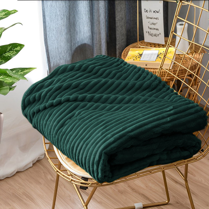 Dark Green Thin Flannel Blanket Cozy Lightweight 200x230cm Warm Bed Sofa Cover